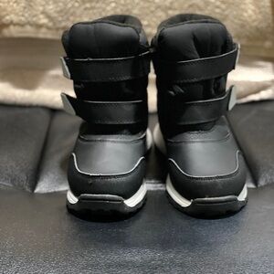 Preschool Size 13 Wonder Nation Winter Snow Boots – Black